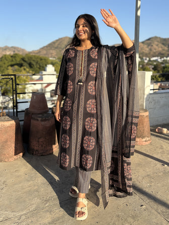 Black Wood Kurta Pant Dupatta