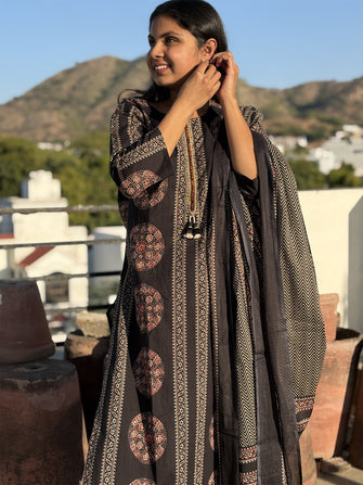 Black Wood Kurta Pant Dupatta