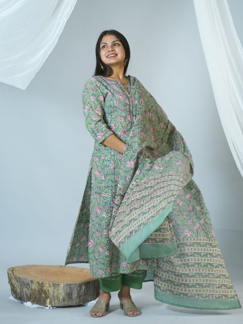 Sanganeri Hand Block Printed Pleated Kurta With Dupatta