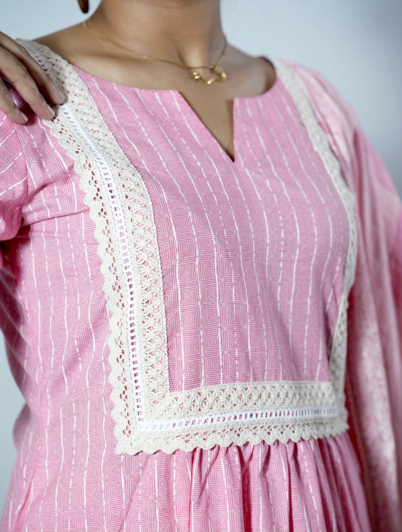 Naira Cut Straight Fit Kurta Dupatta Set With Lace Details