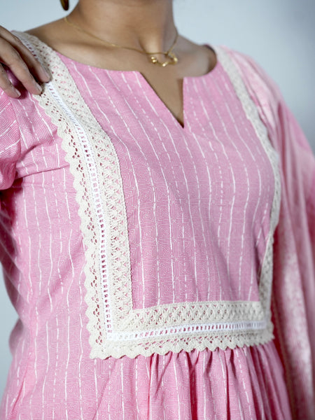 Naira Cut Straight Fit Kurta Dupatta Set With Lace Details