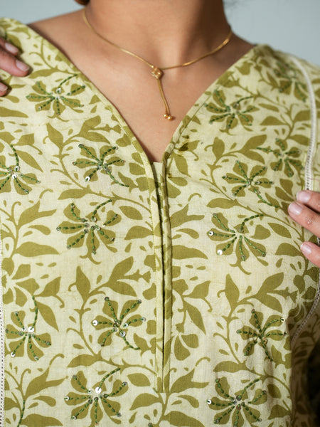 Hand Block Printed Cotton Kurta With Ladder Lace Details